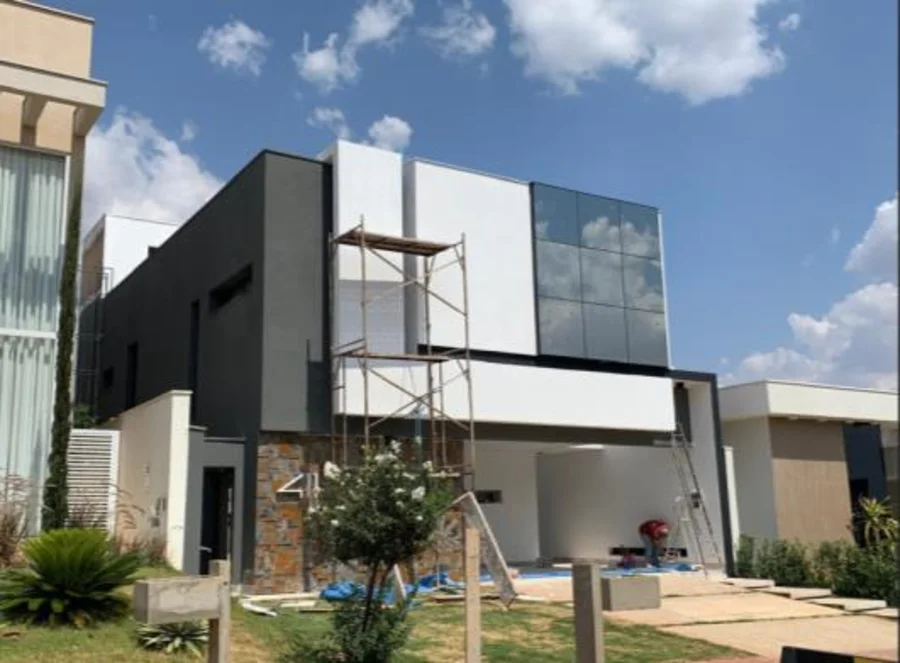 Casa contemporânea de dois pavimentos